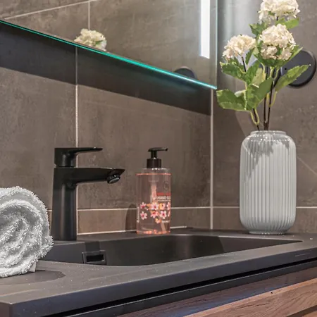 Apartament Four-story House! Newly Renovated! *