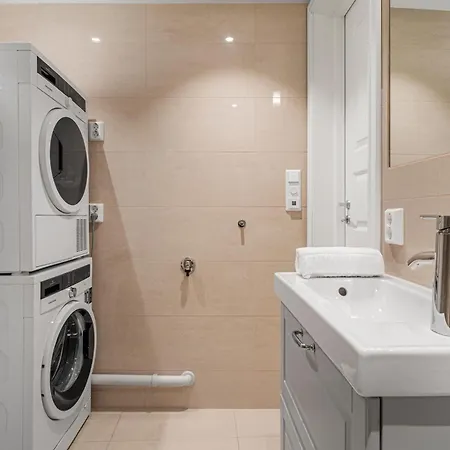 Four-story House! Newly Renovated!