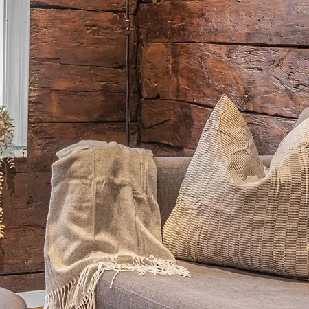 Four-story House! Newly Renovated! * Bergen