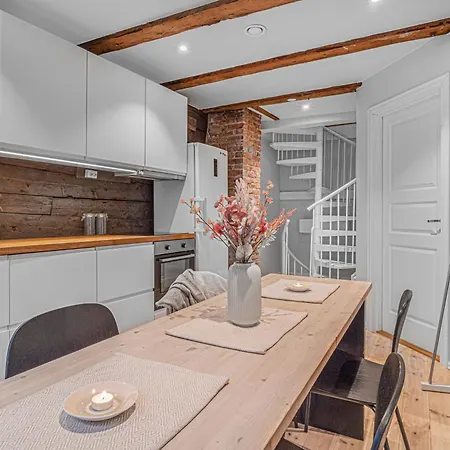 Four-story House! Newly Renovated! Apartament *