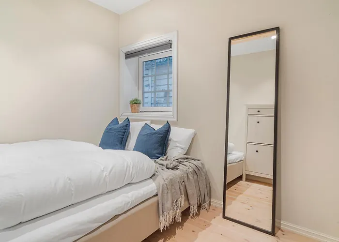 Four-story House! Newly Renovated! Διαμέρισμα *