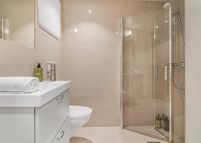 Διαμέρισμα Four-story House! Newly Renovated! *