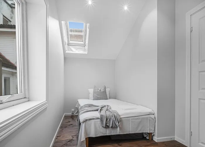 Four-story House! Newly Renovated! شقة برغن