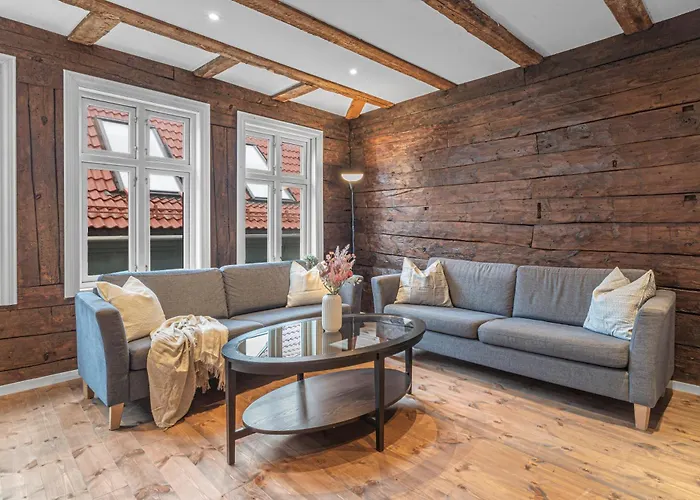 Four-story House! Newly Renovated! شقة